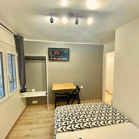 Suites Nuevas Con Bano Privado Frente Al Metro St Mwc Barcelona-Fira 略夫雷加特河畔奥斯皮塔莱特 外观 照片