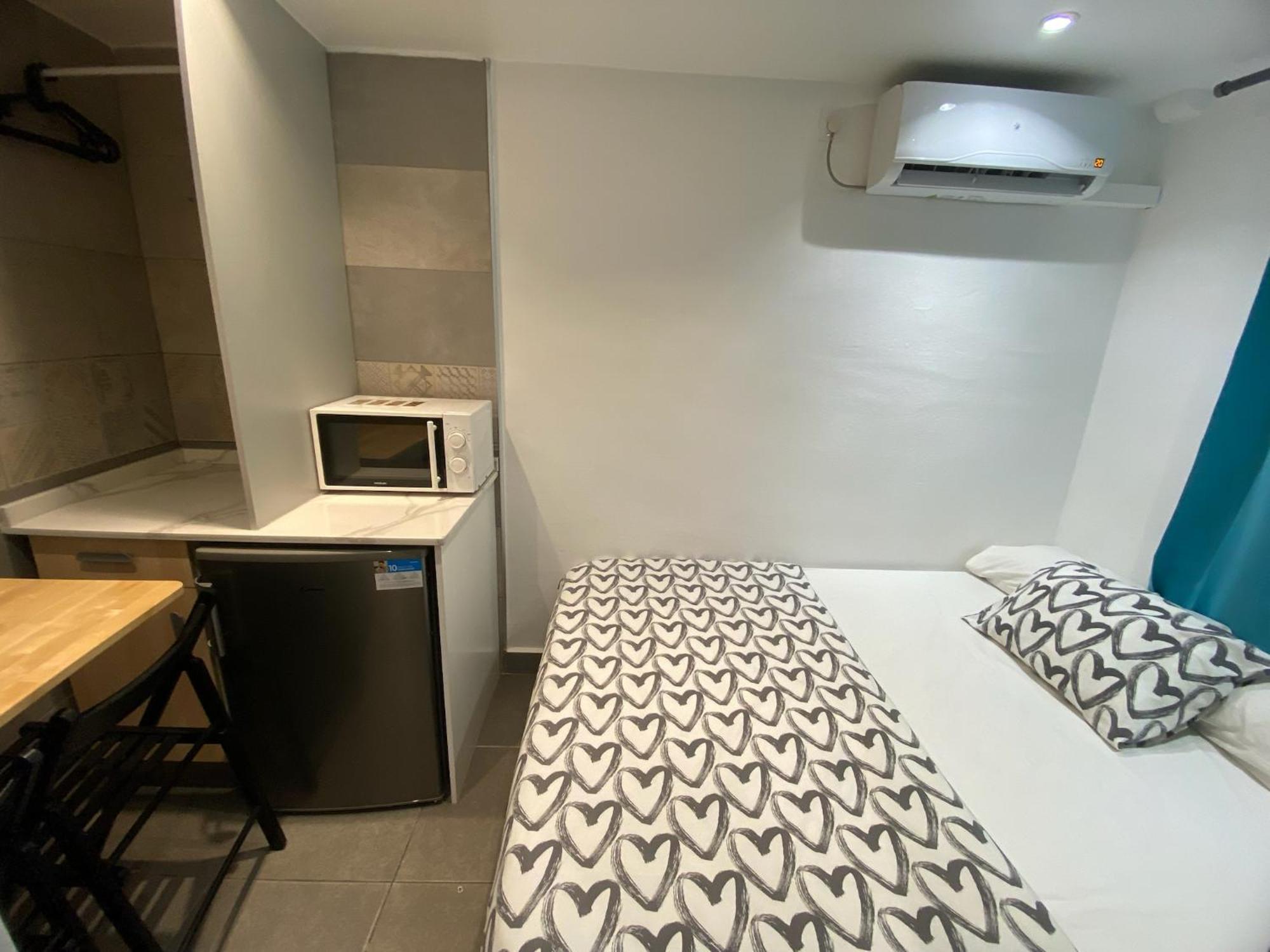 Suites Nuevas Con Bano Privado Frente Al Metro St Mwc Barcelona-Fira 略夫雷加特河畔奥斯皮塔莱特 外观 照片