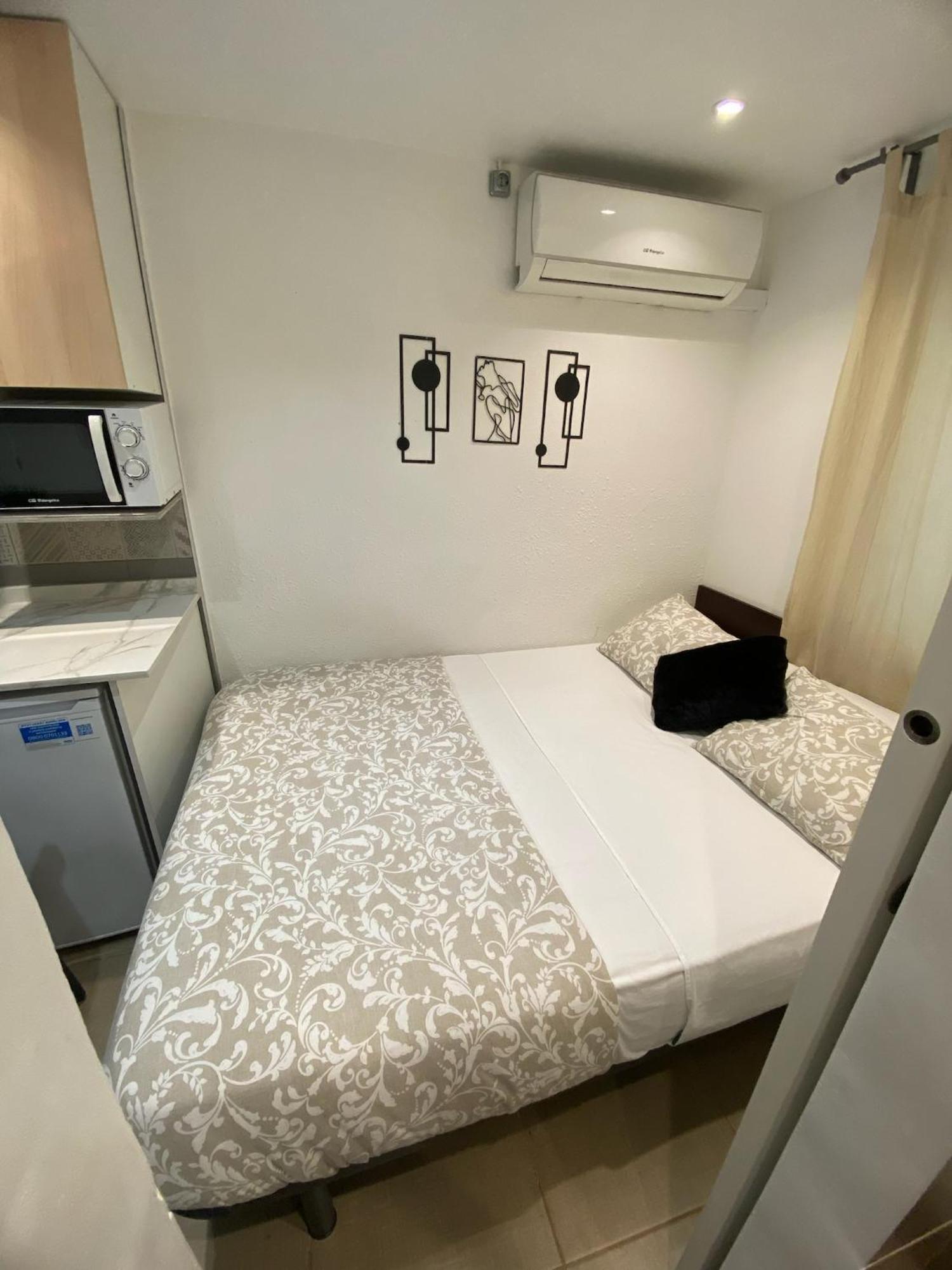 Suites Nuevas Con Bano Privado Frente Al Metro St Mwc Barcelona-Fira 略夫雷加特河畔奥斯皮塔莱特 外观 照片