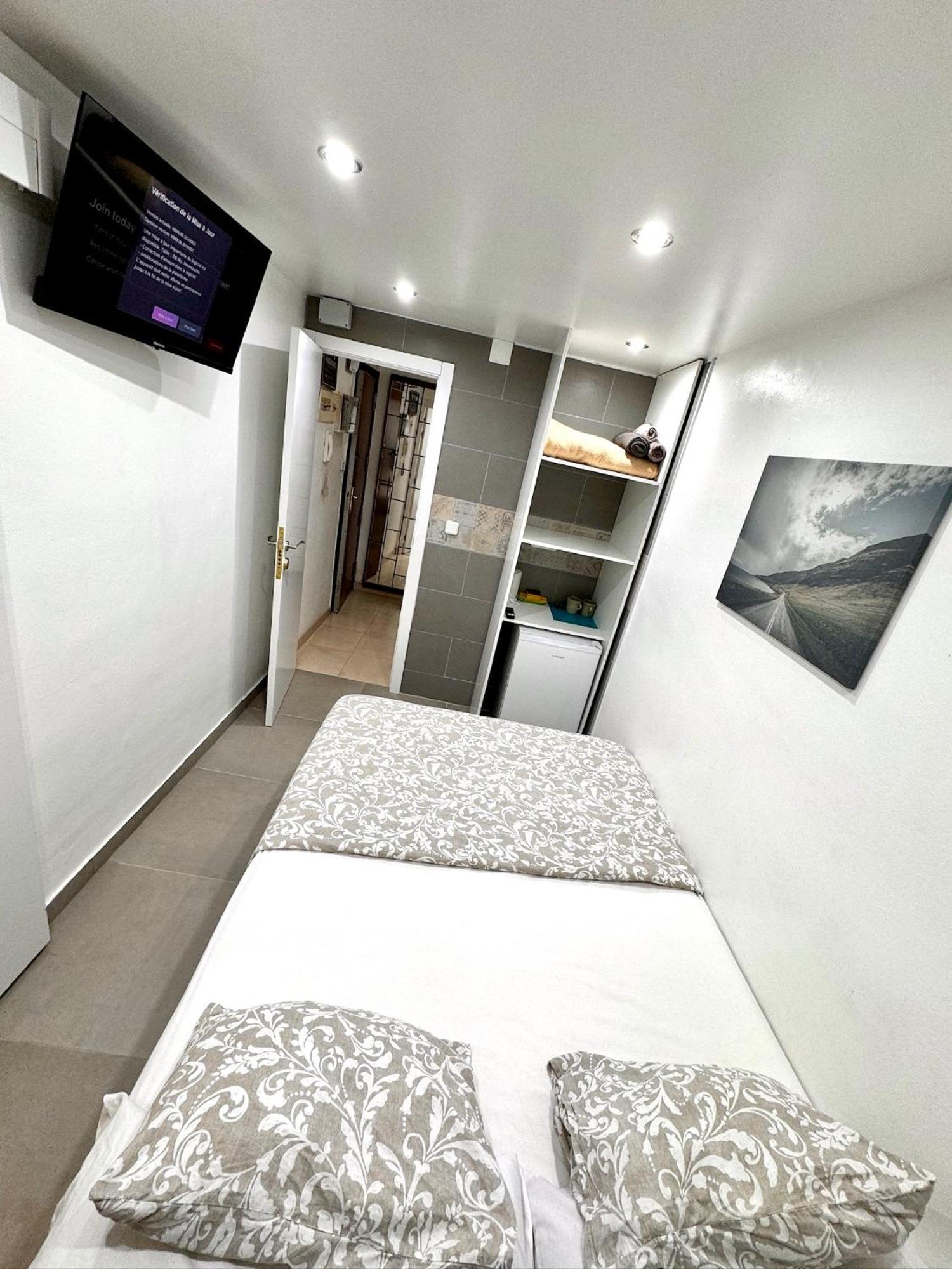 Suites Nuevas Con Bano Privado Frente Al Metro St Mwc Barcelona-Fira 略夫雷加特河畔奥斯皮塔莱特 外观 照片
