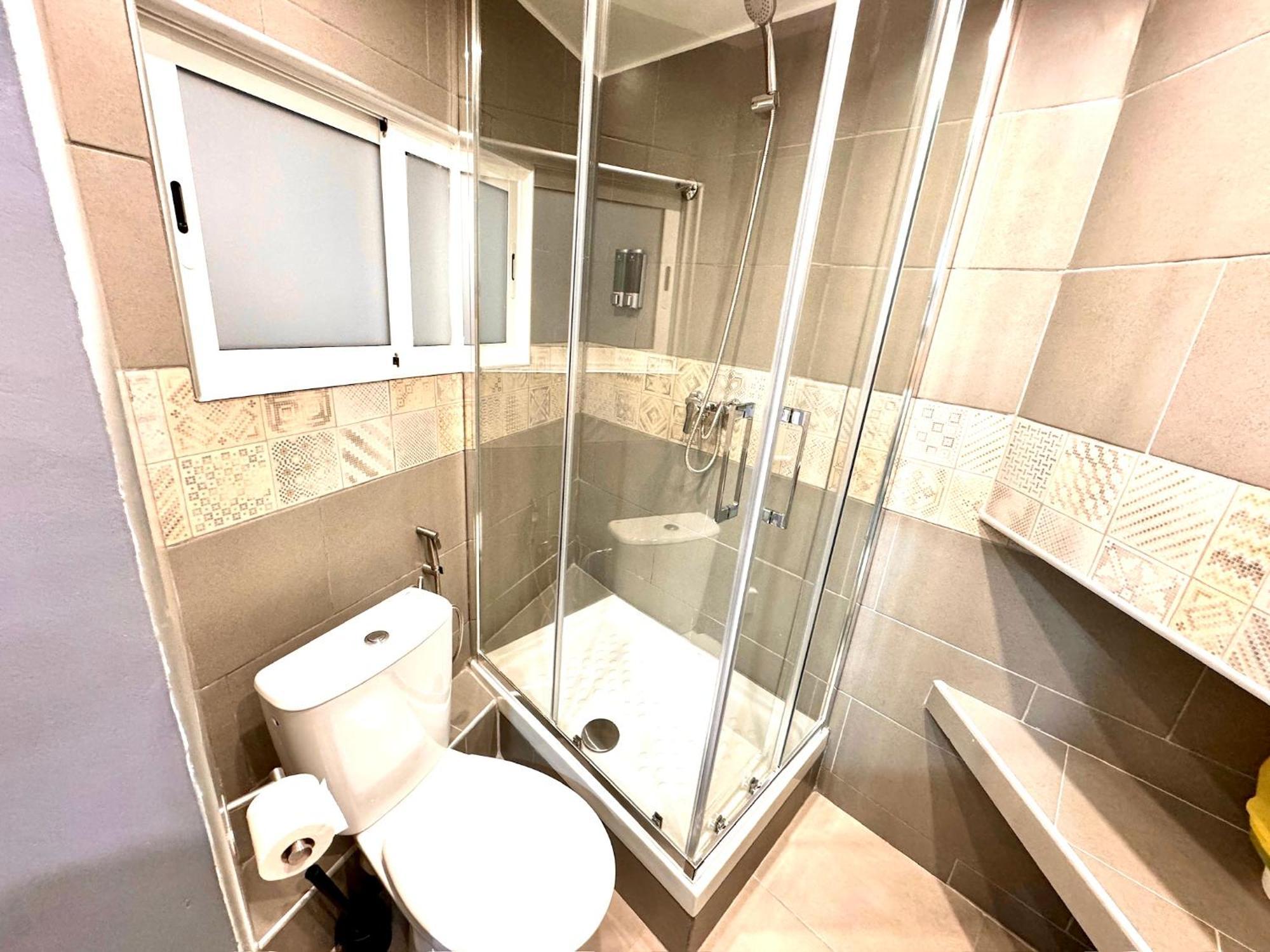 Suites Nuevas Con Bano Privado Frente Al Metro St Mwc Barcelona-Fira 略夫雷加特河畔奥斯皮塔莱特 外观 照片