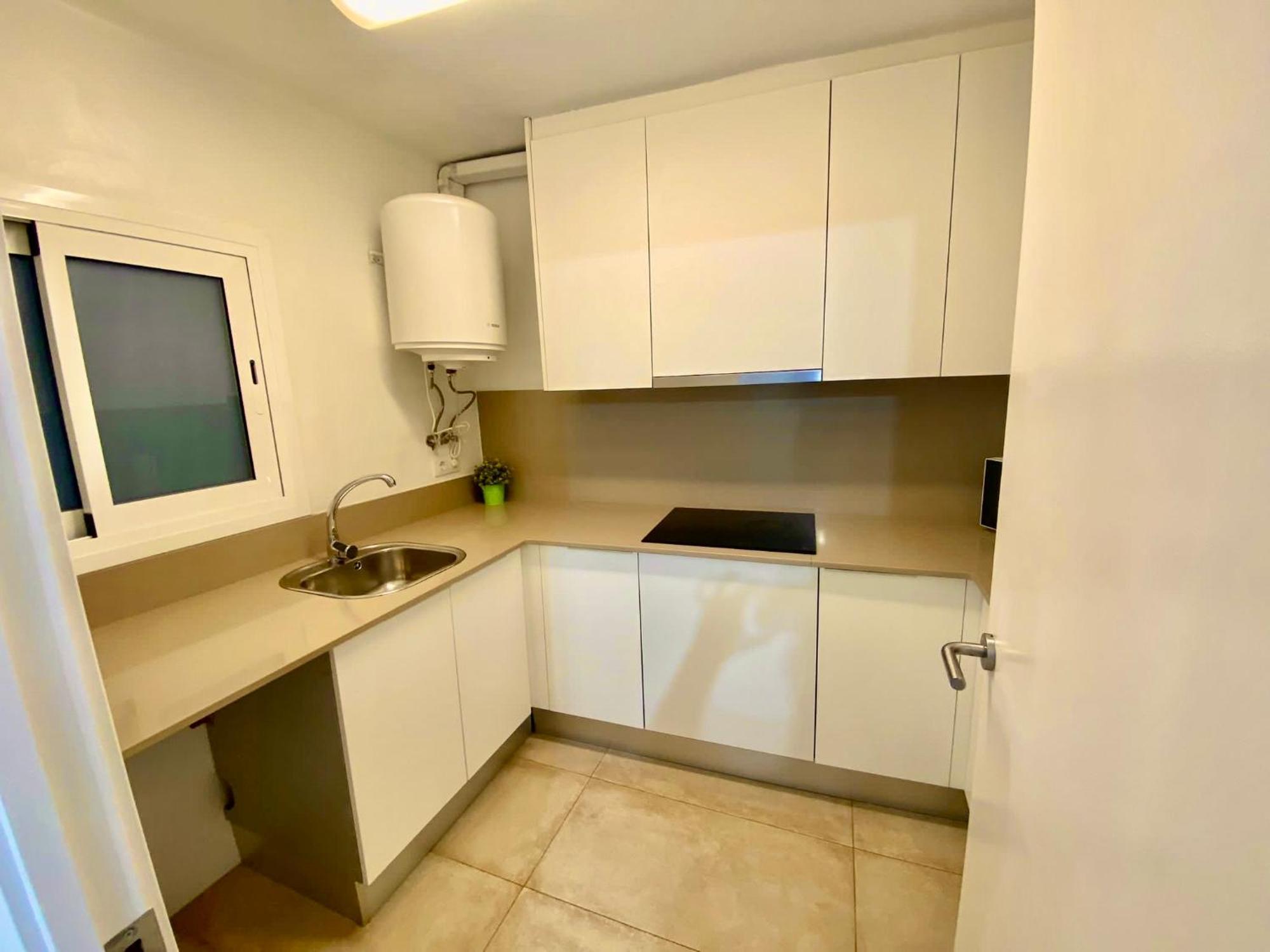 Suites Nuevas Con Bano Privado Frente Al Metro St Mwc Barcelona-Fira 略夫雷加特河畔奥斯皮塔莱特 外观 照片