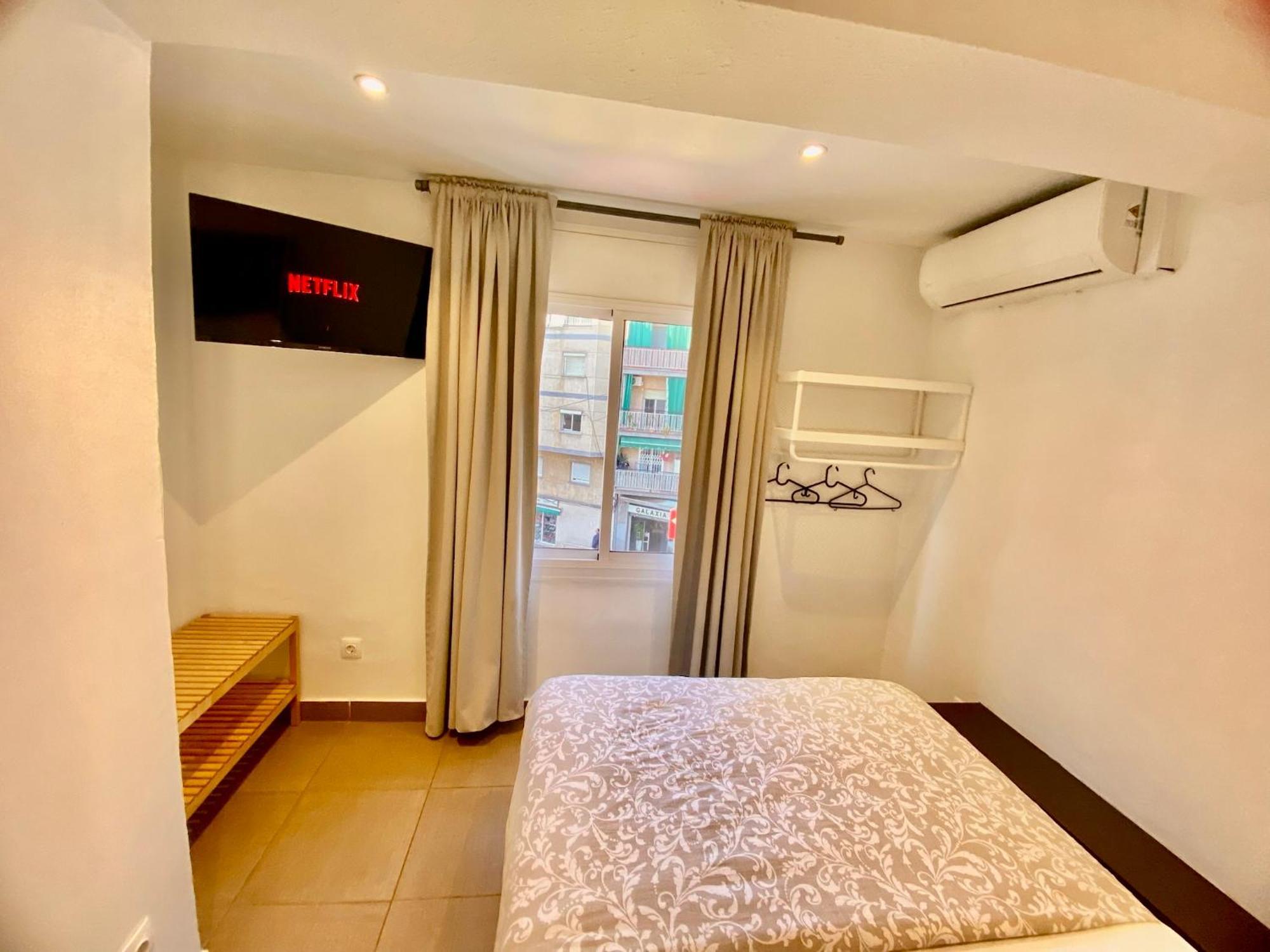 Suites Nuevas Con Bano Privado Frente Al Metro St Mwc Barcelona-Fira 略夫雷加特河畔奥斯皮塔莱特 外观 照片
