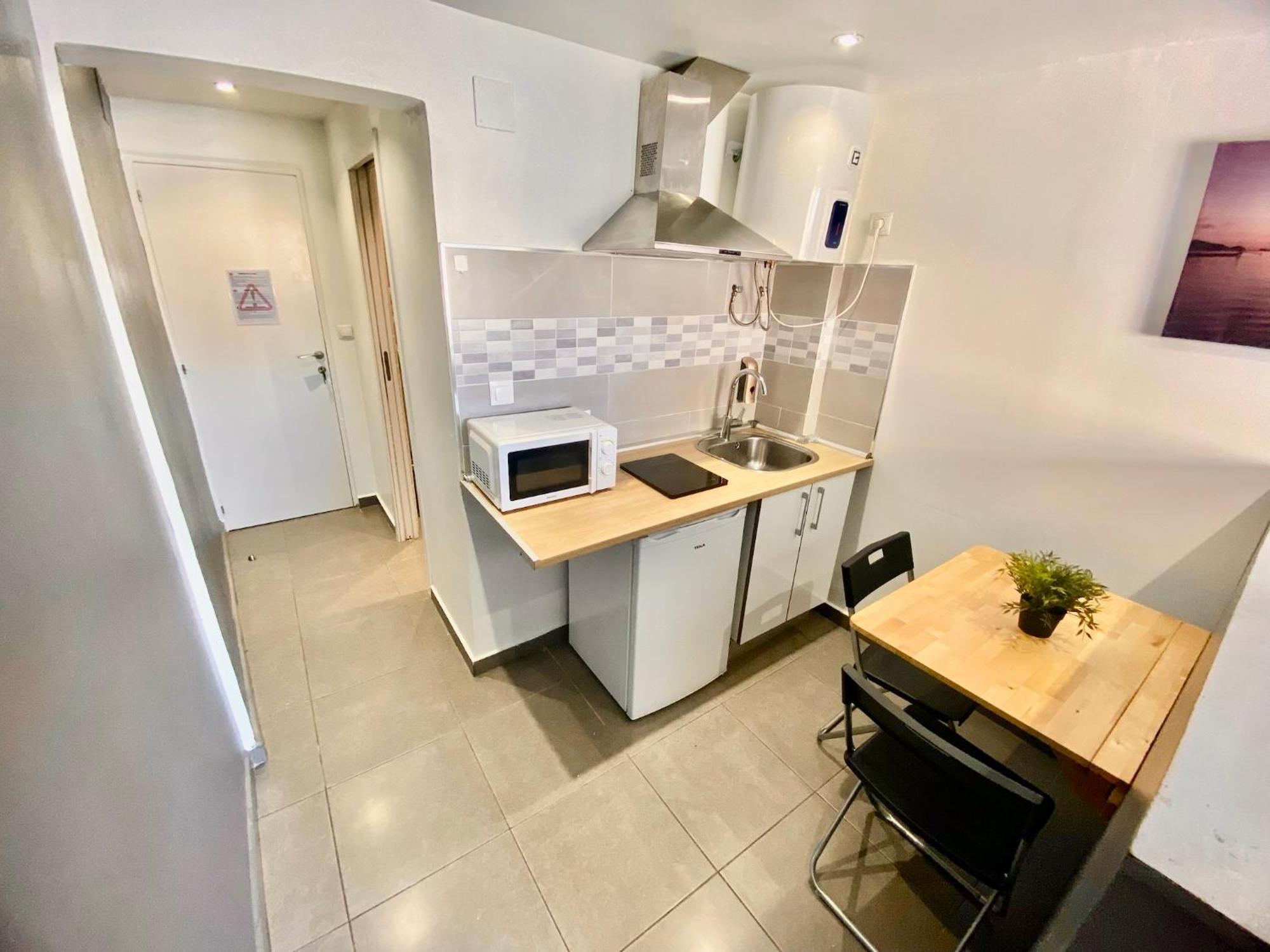 Suites Nuevas Con Bano Privado Frente Al Metro St Mwc Barcelona-Fira 略夫雷加特河畔奥斯皮塔莱特 外观 照片