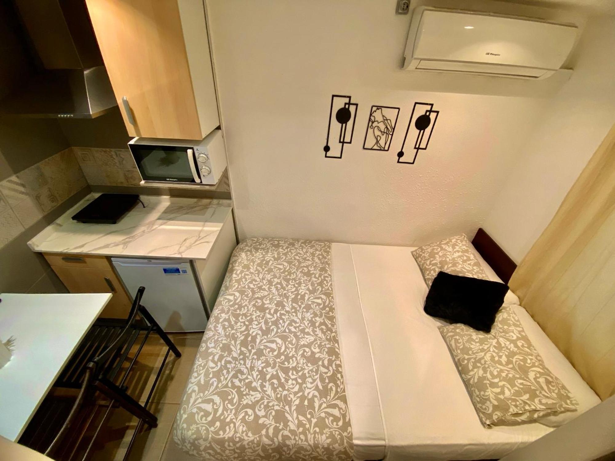 Suites Nuevas Con Bano Privado Frente Al Metro St Mwc Barcelona-Fira 略夫雷加特河畔奥斯皮塔莱特 外观 照片