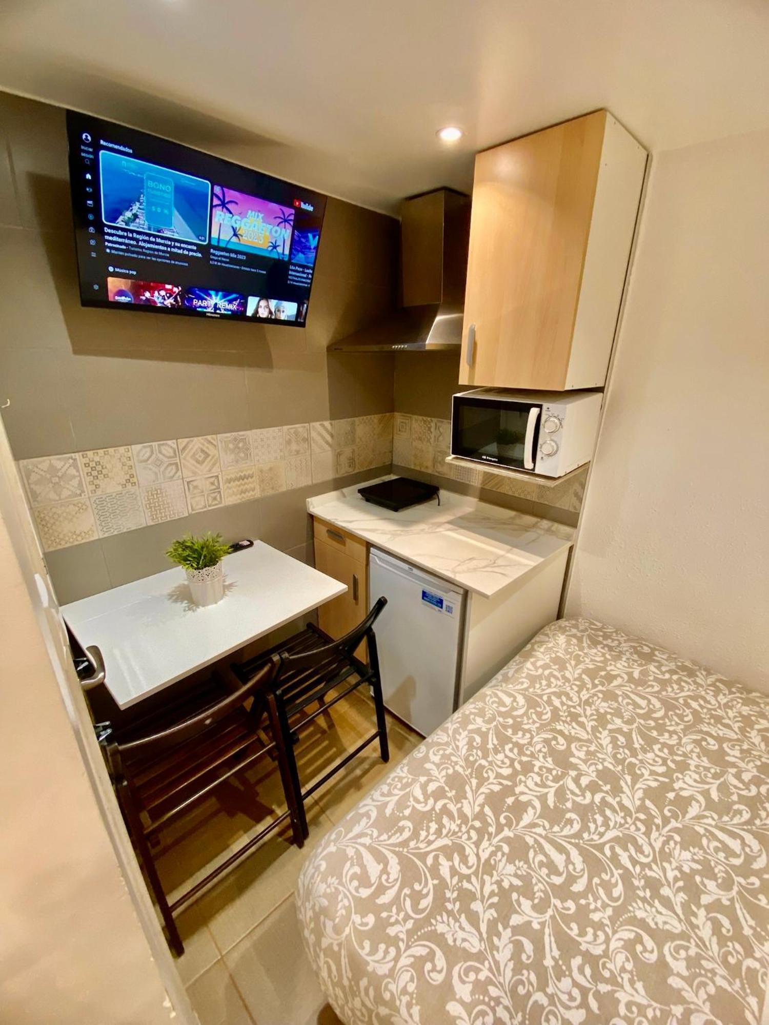 Suites Nuevas Con Bano Privado Frente Al Metro St Mwc Barcelona-Fira 略夫雷加特河畔奥斯皮塔莱特 外观 照片