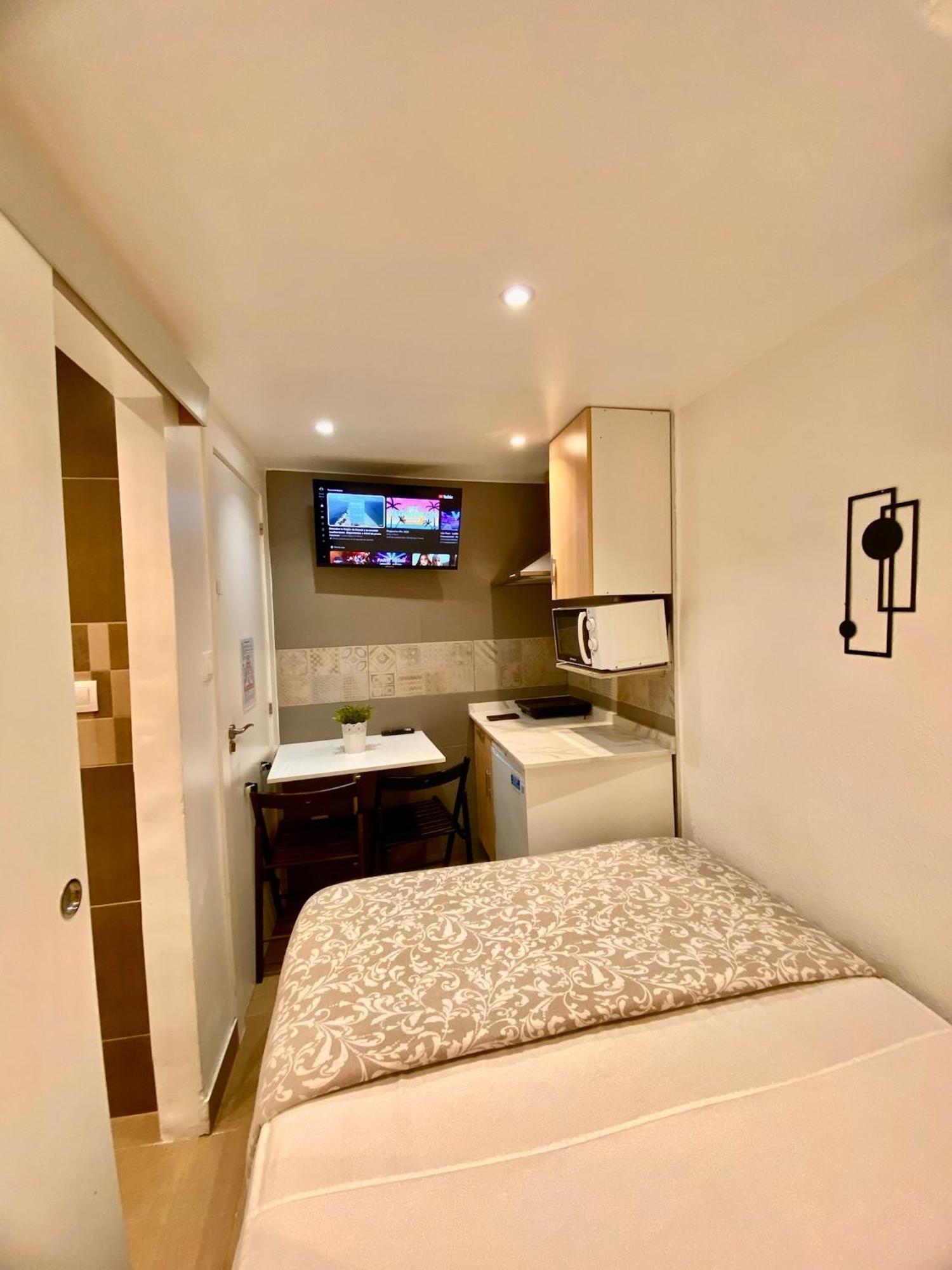 Suites Nuevas Con Bano Privado Frente Al Metro St Mwc Barcelona-Fira 略夫雷加特河畔奥斯皮塔莱特 外观 照片