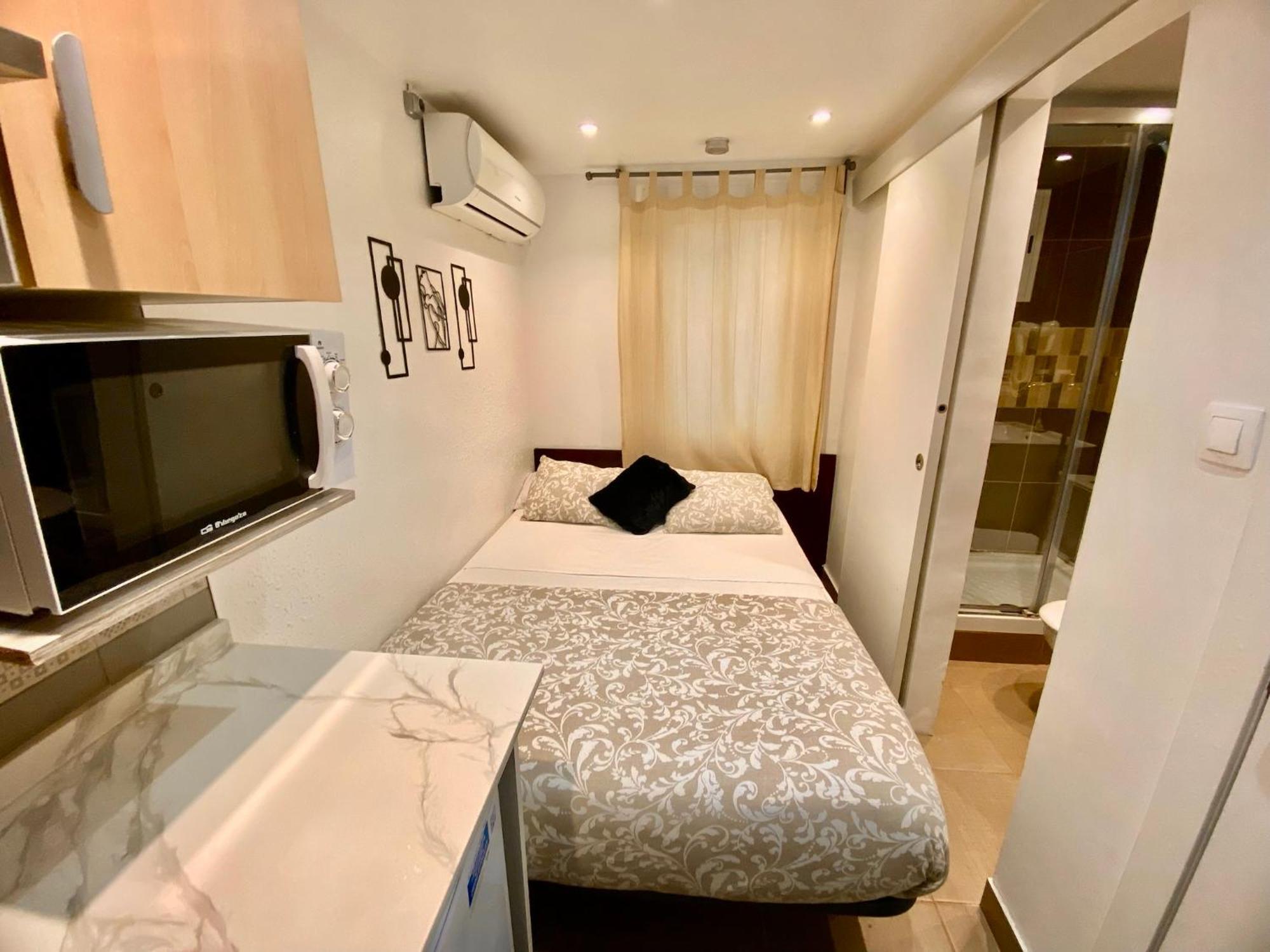 Suites Nuevas Con Bano Privado Frente Al Metro St Mwc Barcelona-Fira 略夫雷加特河畔奥斯皮塔莱特 外观 照片