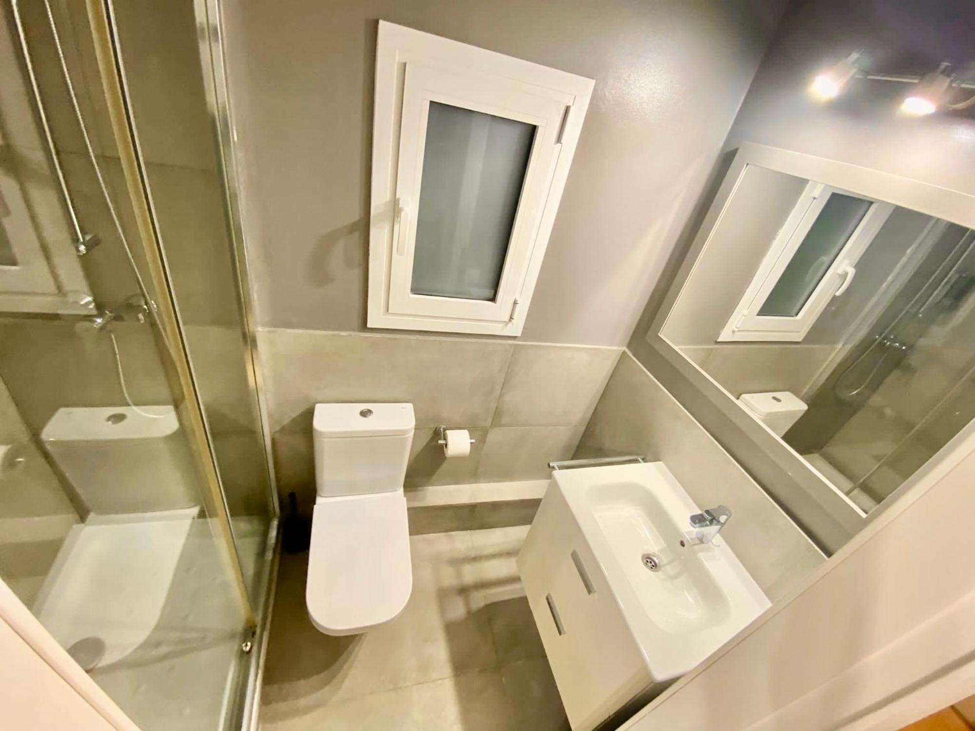 Suites Nuevas Con Bano Privado Frente Al Metro St Mwc Barcelona-Fira 略夫雷加特河畔奥斯皮塔莱特 外观 照片