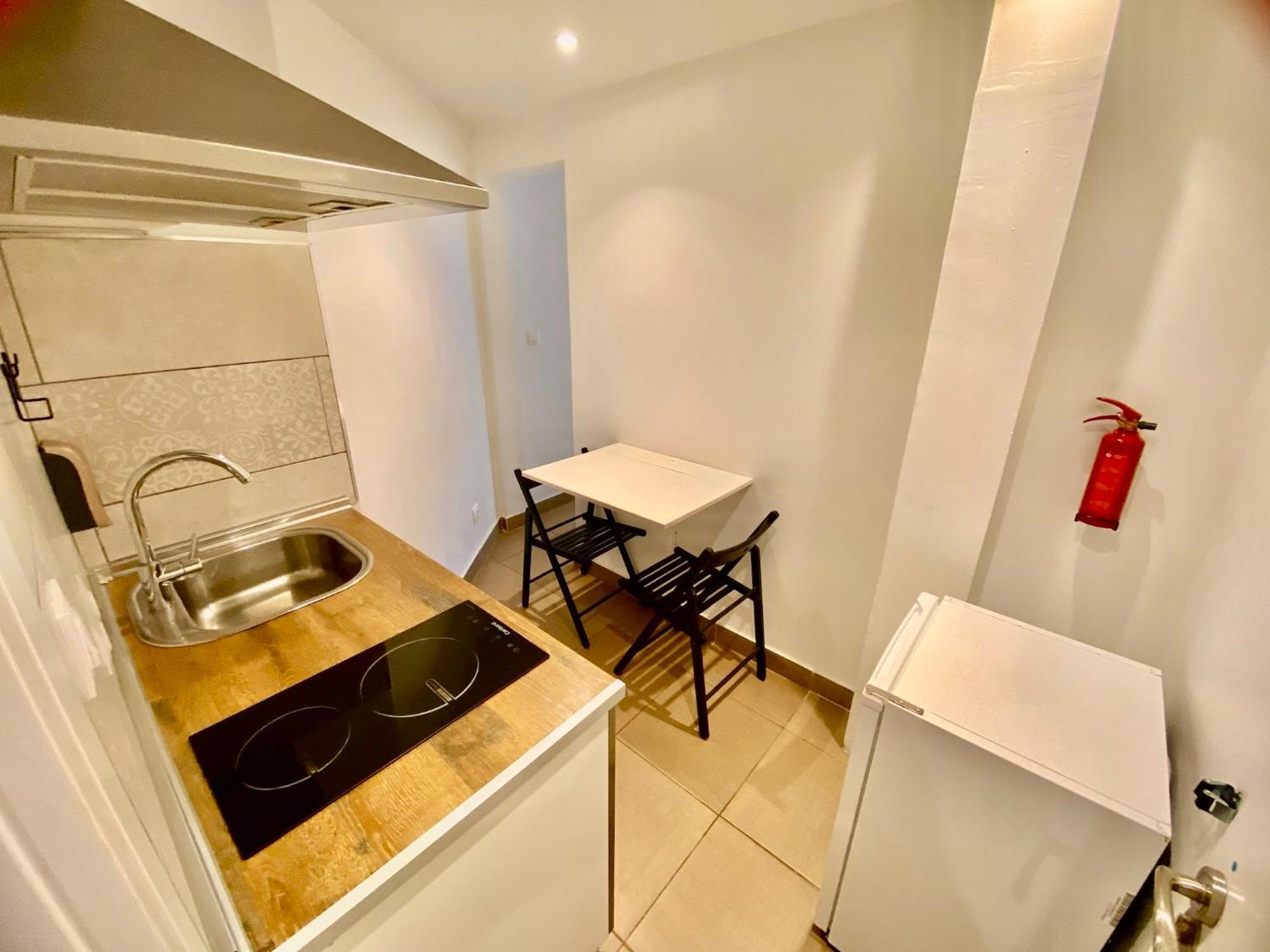 Suites Nuevas Con Bano Privado Frente Al Metro St Mwc Barcelona-Fira 略夫雷加特河畔奥斯皮塔莱特 外观 照片