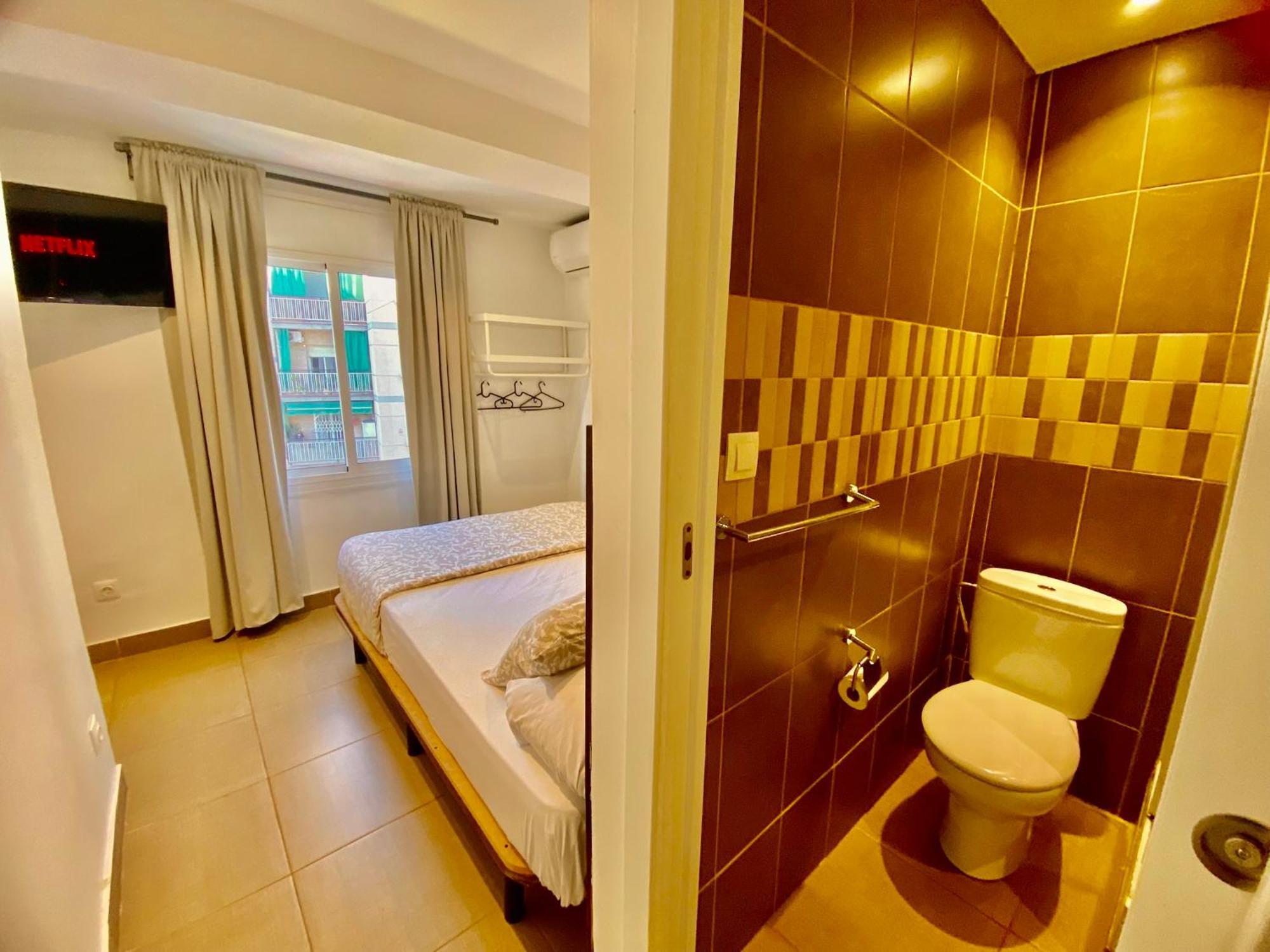 Suites Nuevas Con Bano Privado Frente Al Metro St Mwc Barcelona-Fira 略夫雷加特河畔奥斯皮塔莱特 外观 照片