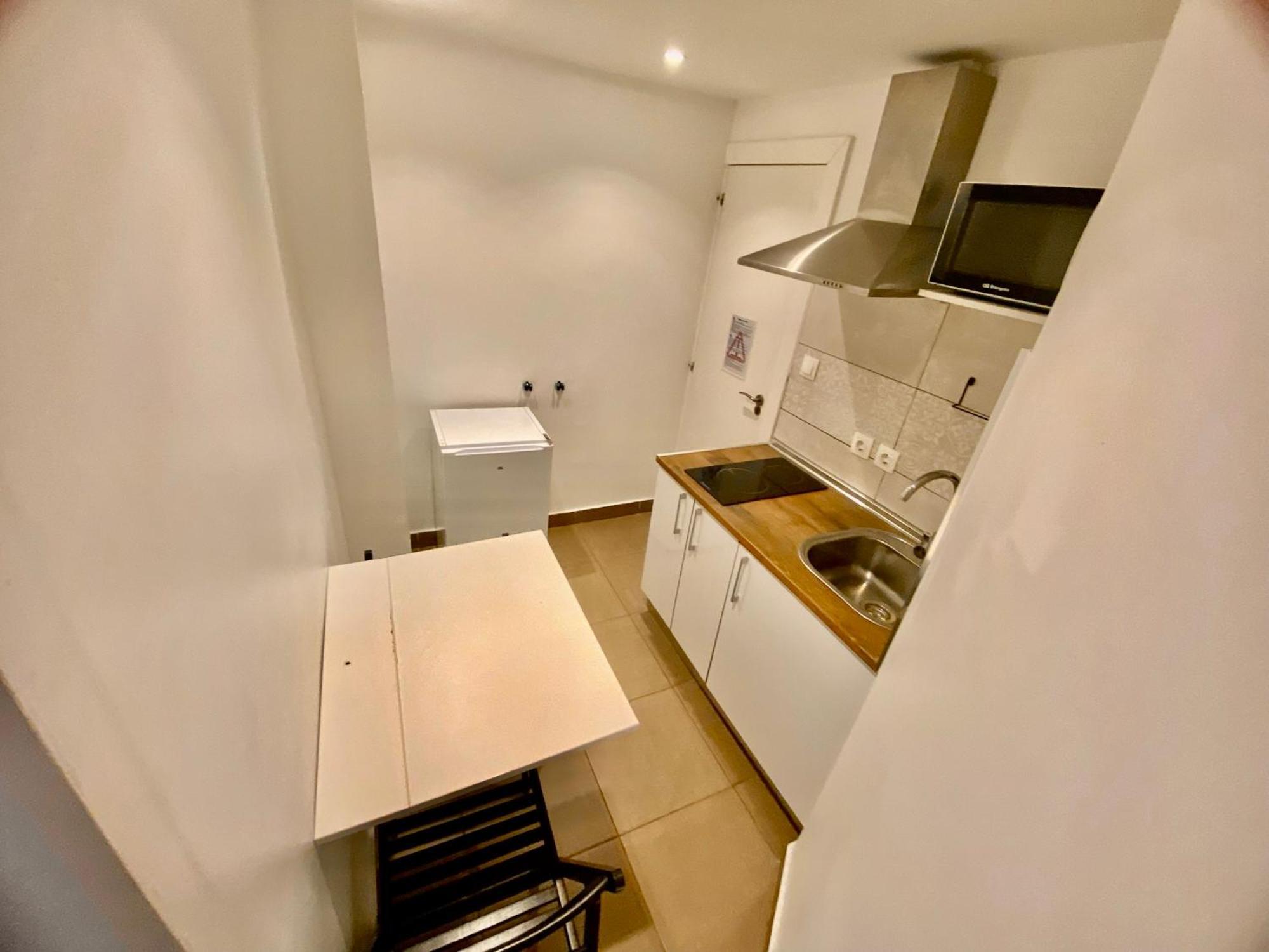 Suites Nuevas Con Bano Privado Frente Al Metro St Mwc Barcelona-Fira 略夫雷加特河畔奥斯皮塔莱特 外观 照片