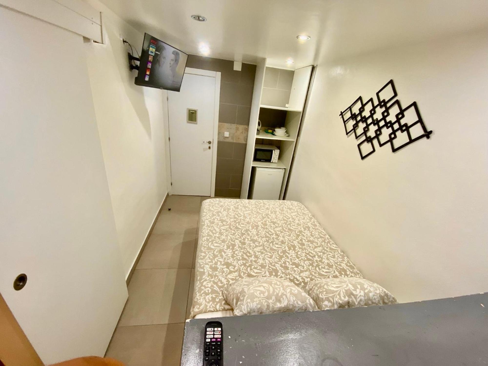 Suites Nuevas Con Bano Privado Frente Al Metro St Mwc Barcelona-Fira 略夫雷加特河畔奥斯皮塔莱特 外观 照片