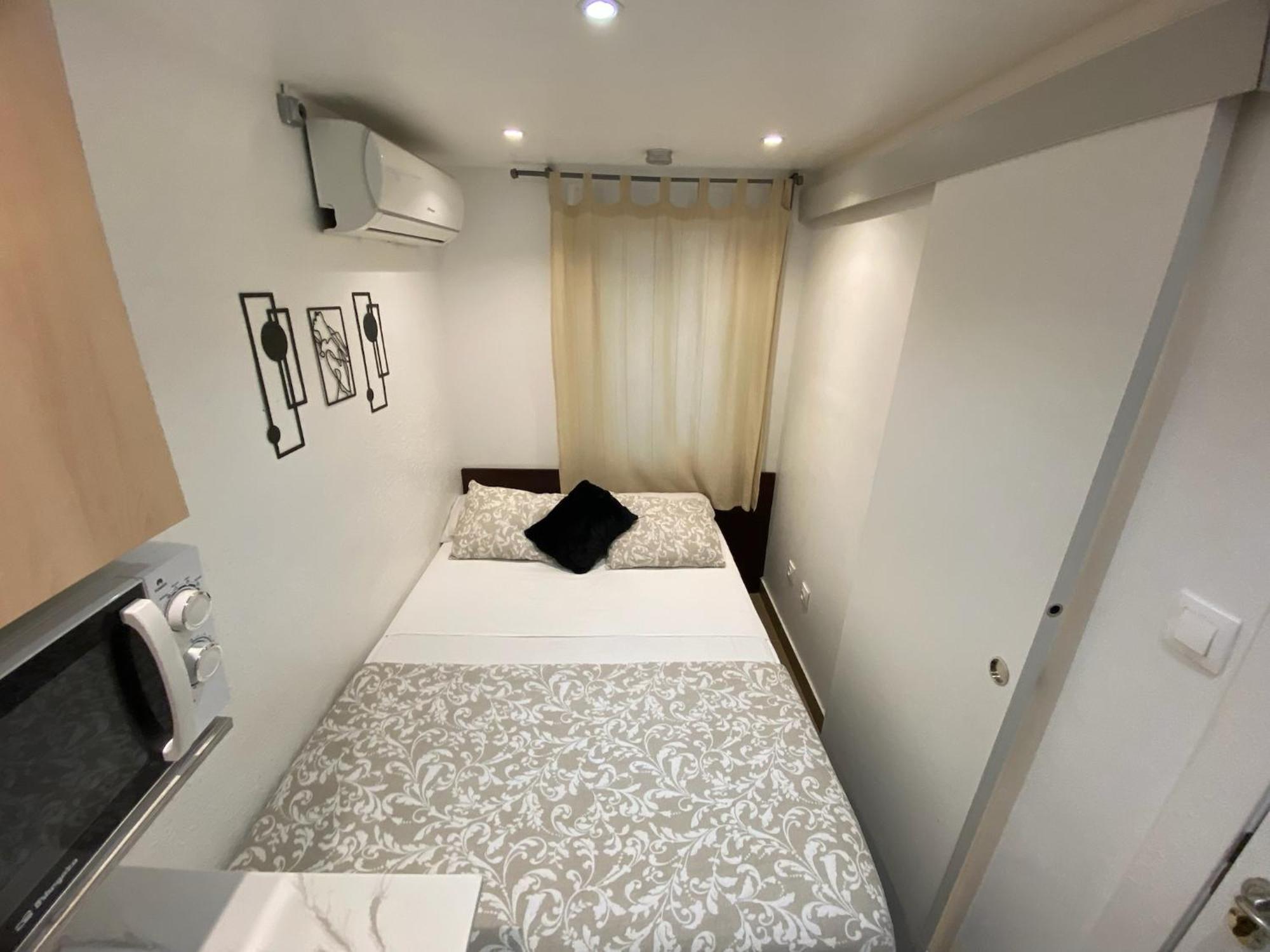 Suites Nuevas Con Bano Privado Frente Al Metro St Mwc Barcelona-Fira 略夫雷加特河畔奥斯皮塔莱特 外观 照片