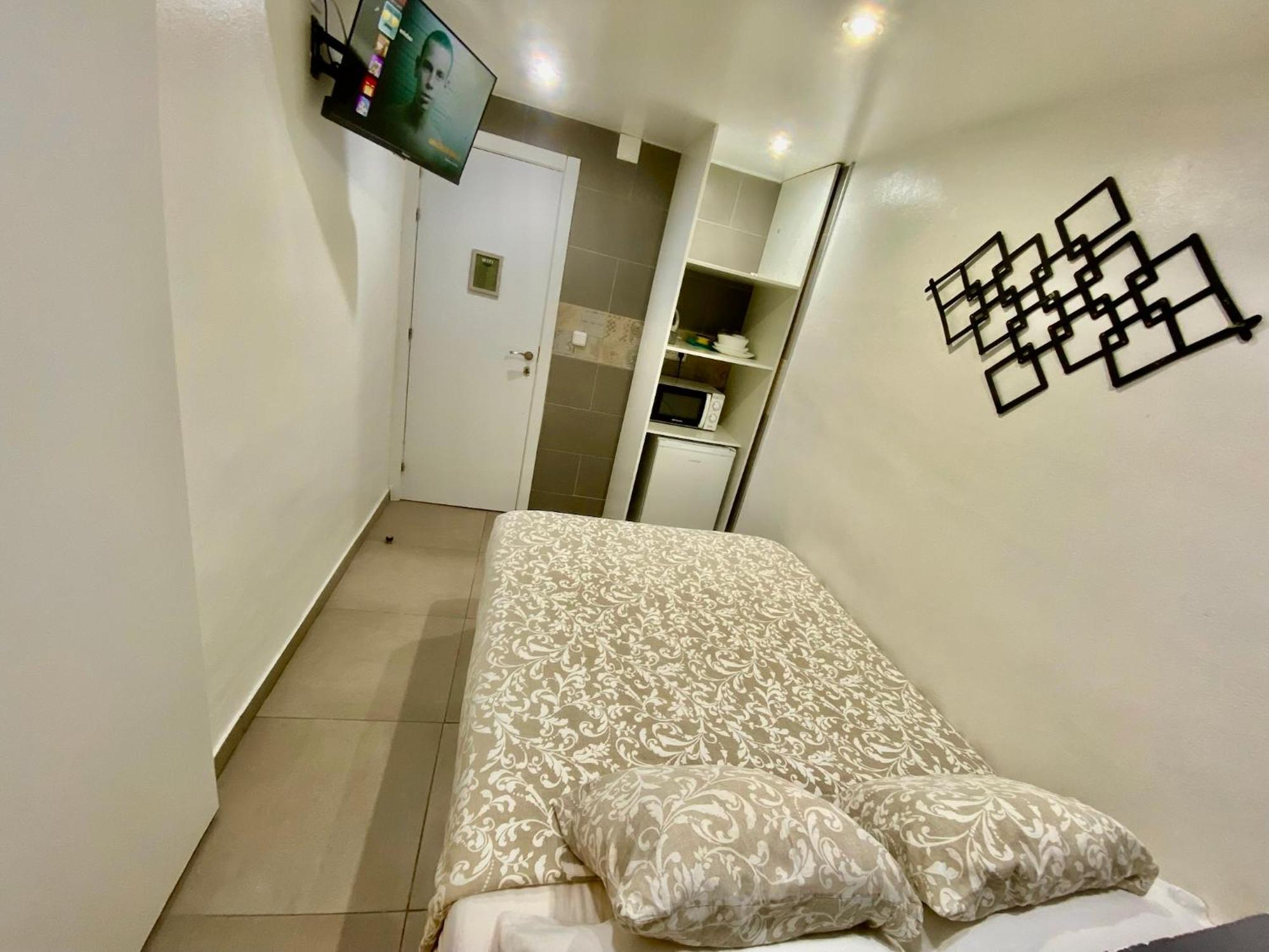 Suites Nuevas Con Bano Privado Frente Al Metro St Mwc Barcelona-Fira 略夫雷加特河畔奥斯皮塔莱特 外观 照片