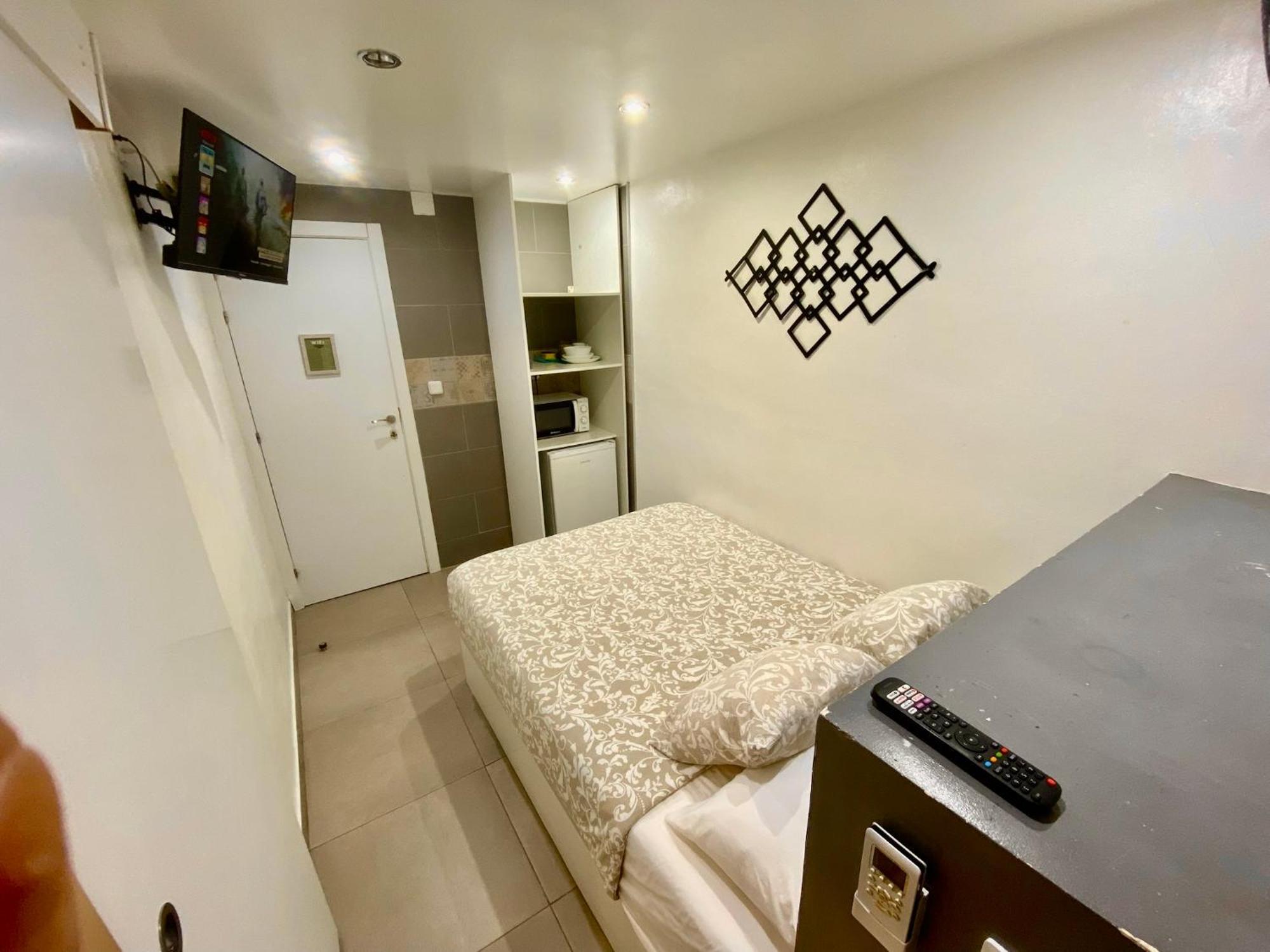 Suites Nuevas Con Bano Privado Frente Al Metro St Mwc Barcelona-Fira 略夫雷加特河畔奥斯皮塔莱特 外观 照片